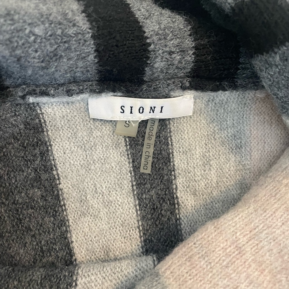 Sweater - Picture 3 of 3